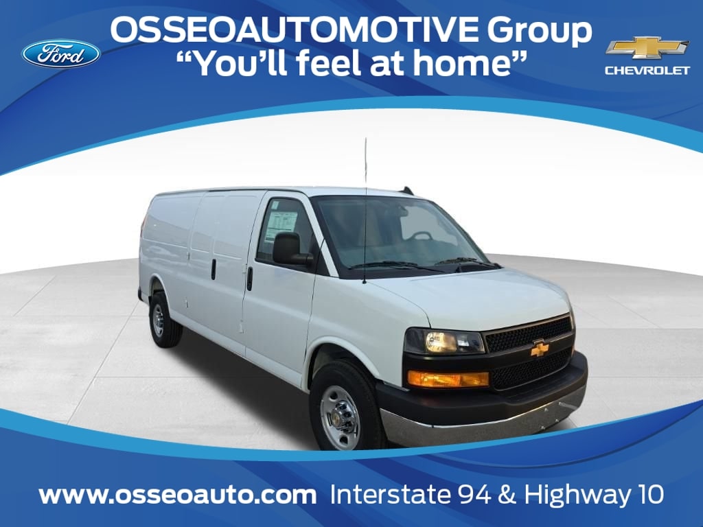 2025 Chevrolet Express 3500 Extended Work Van's photo