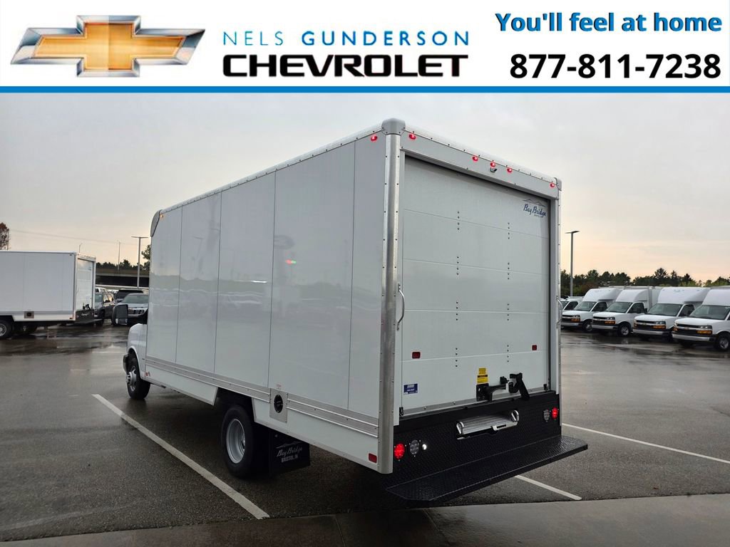 2025 Chevrolet Express Cutaway 3500 photo 4