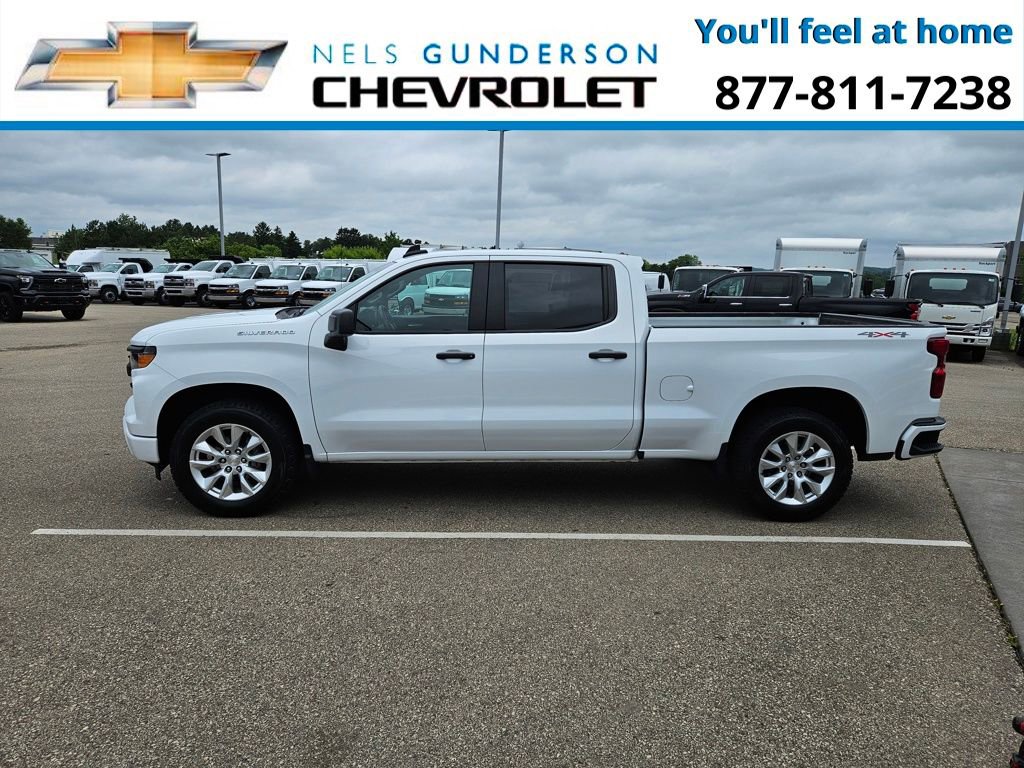 2023 Chevrolet Silverado 1500 Custom photo 2