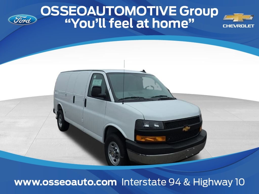 2025 Chevrolet Express 3500 Work Van HD's photo