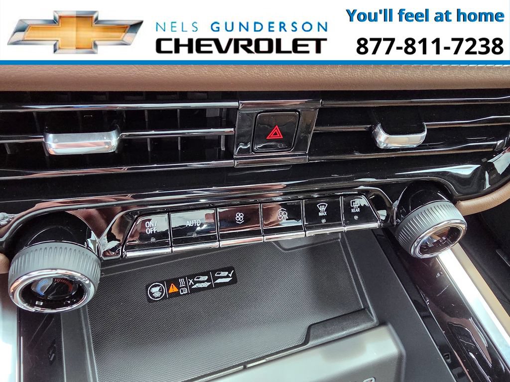 2026 Chevrolet Suburban High Country - Photo 32