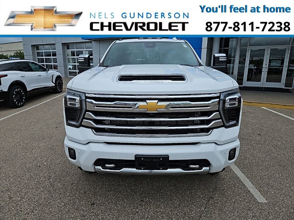 2024 Chevrolet Silverado 3500HD High Country photo 2