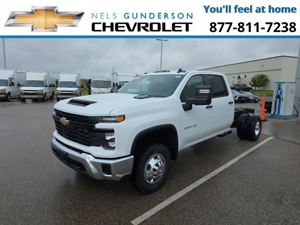 2026 Chevrolet Silverado 3500HD Work Truck photo 2