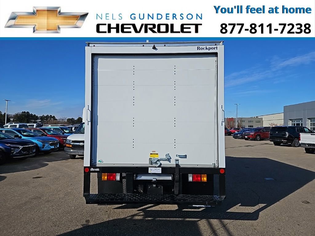 2025 Chevrolet Silverado 4500HD Base photo 4