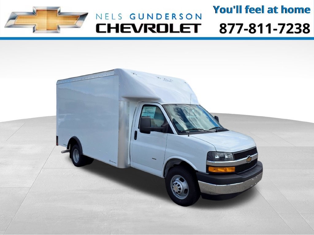2026 Chevrolet Express Cutaway Base