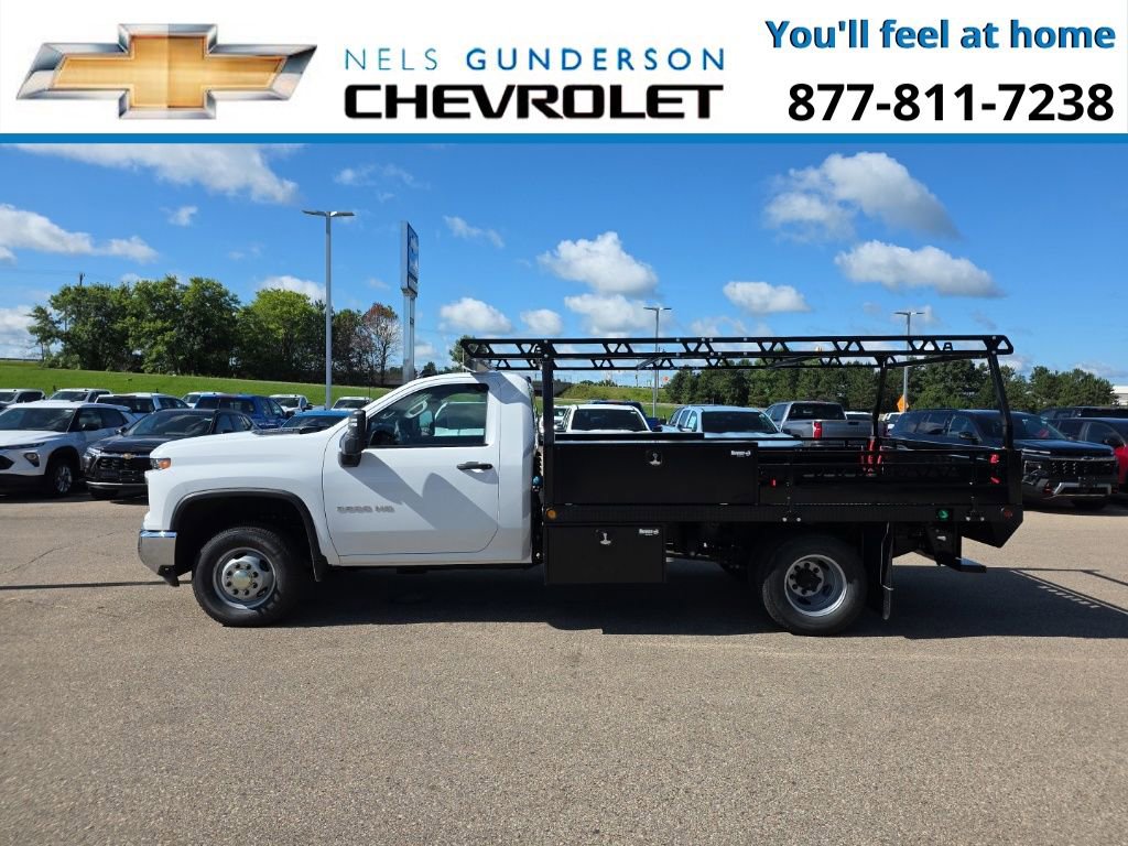 2025 Chevrolet Silverado 3500HD Work Truck photo 2