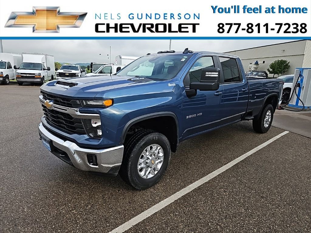 2025 Chevrolet Silverado 3500HD LT photo 2