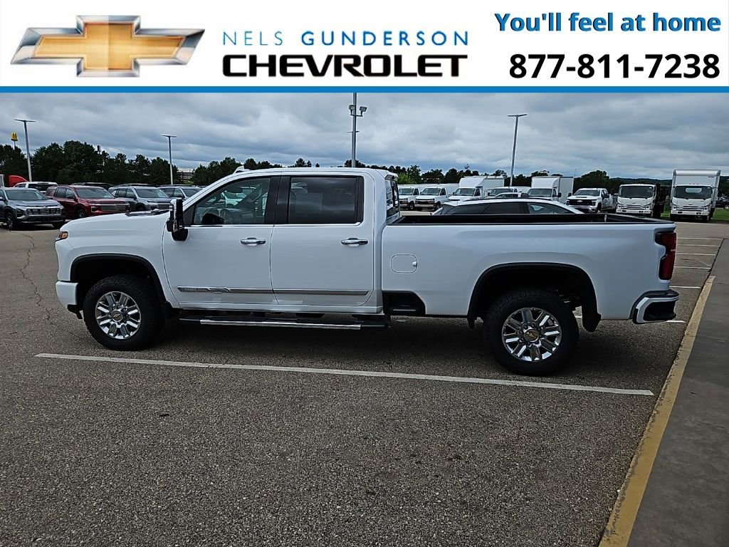 2024 Chevrolet Silverado 3500HD High Country photo 4