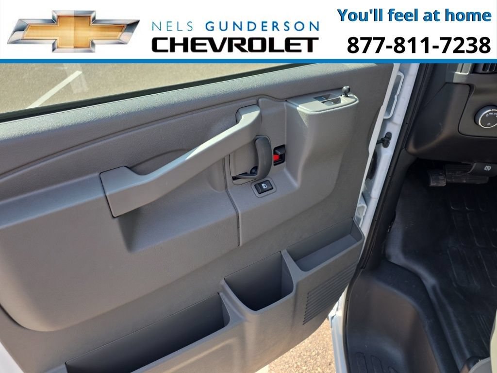 2025 Chevrolet Express Cargo Work Van - Photo 16