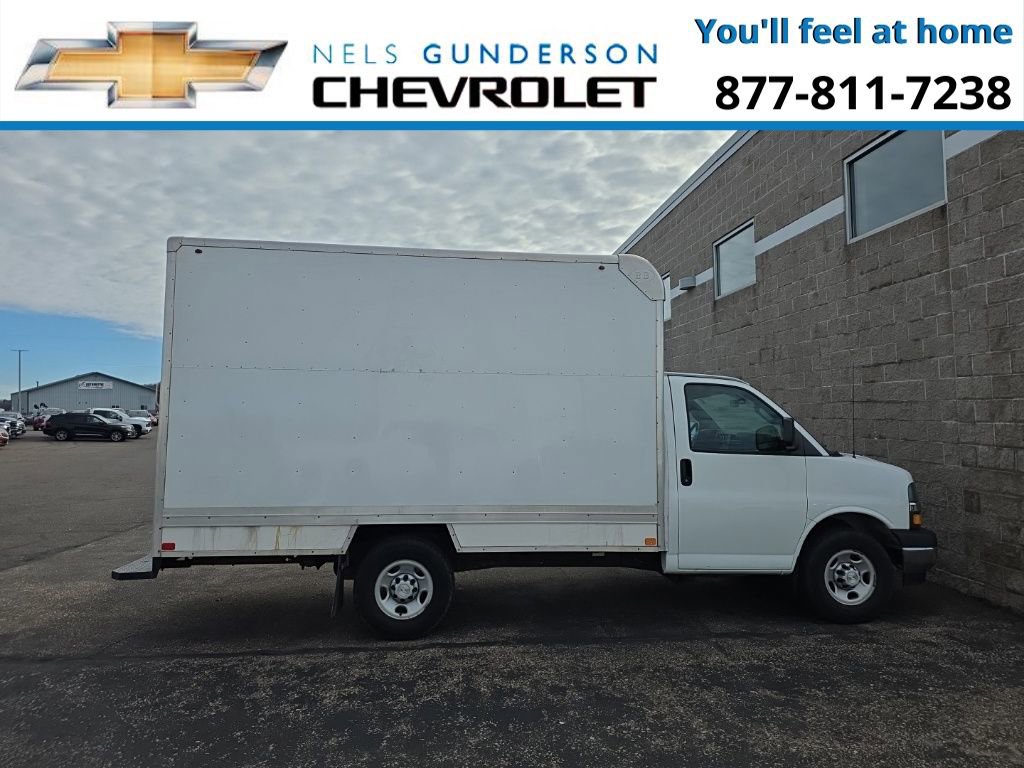 2018 Chevrolet Express 3500 Base Cutaway Van photo 4