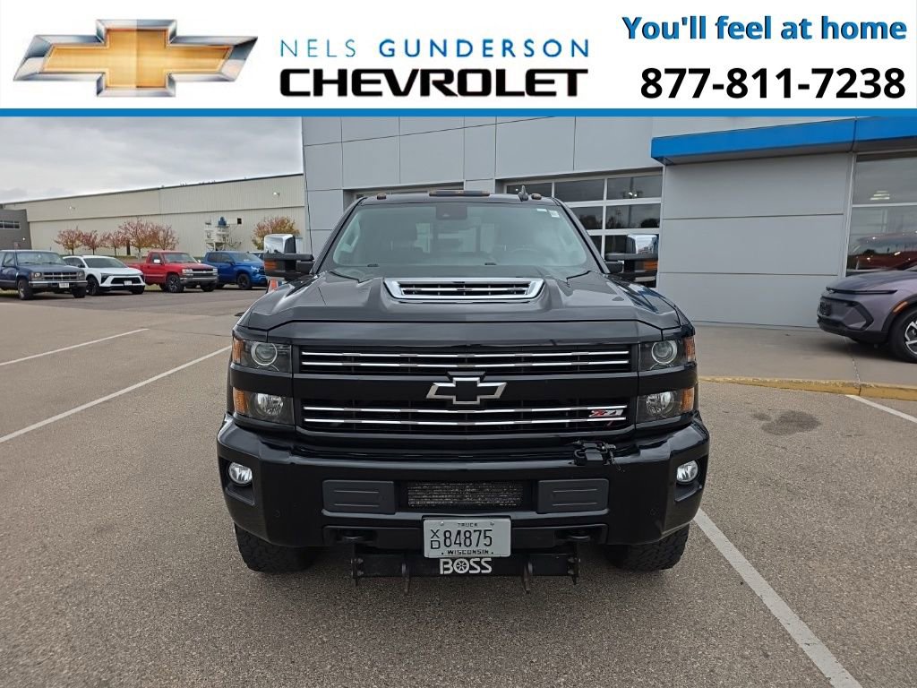 2017 Chevrolet Silverado 3500HD LTZ photo 2