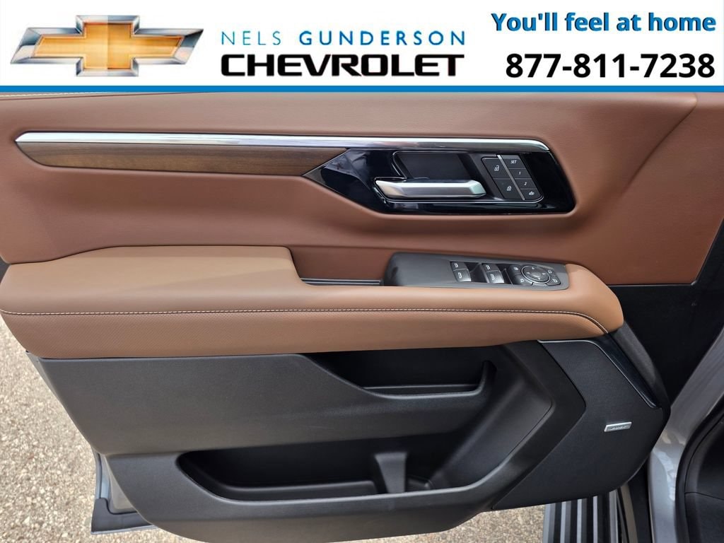 2026 Chevrolet Suburban High Country - Photo 22