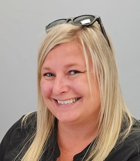 Staff member SAMANTHA TAYLOR from ID_23ffc7e32126