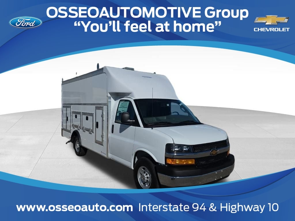 2025 Chevrolet Express Cutaway Base's photo