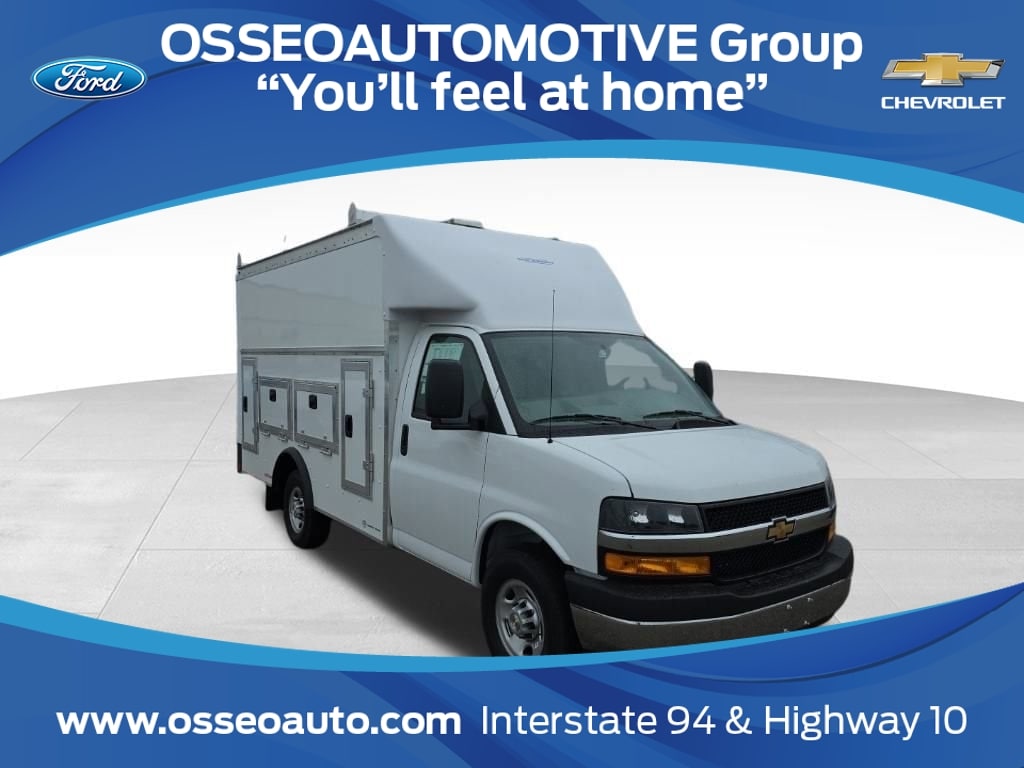 2025 Chevrolet Express Cutaway Base's photo