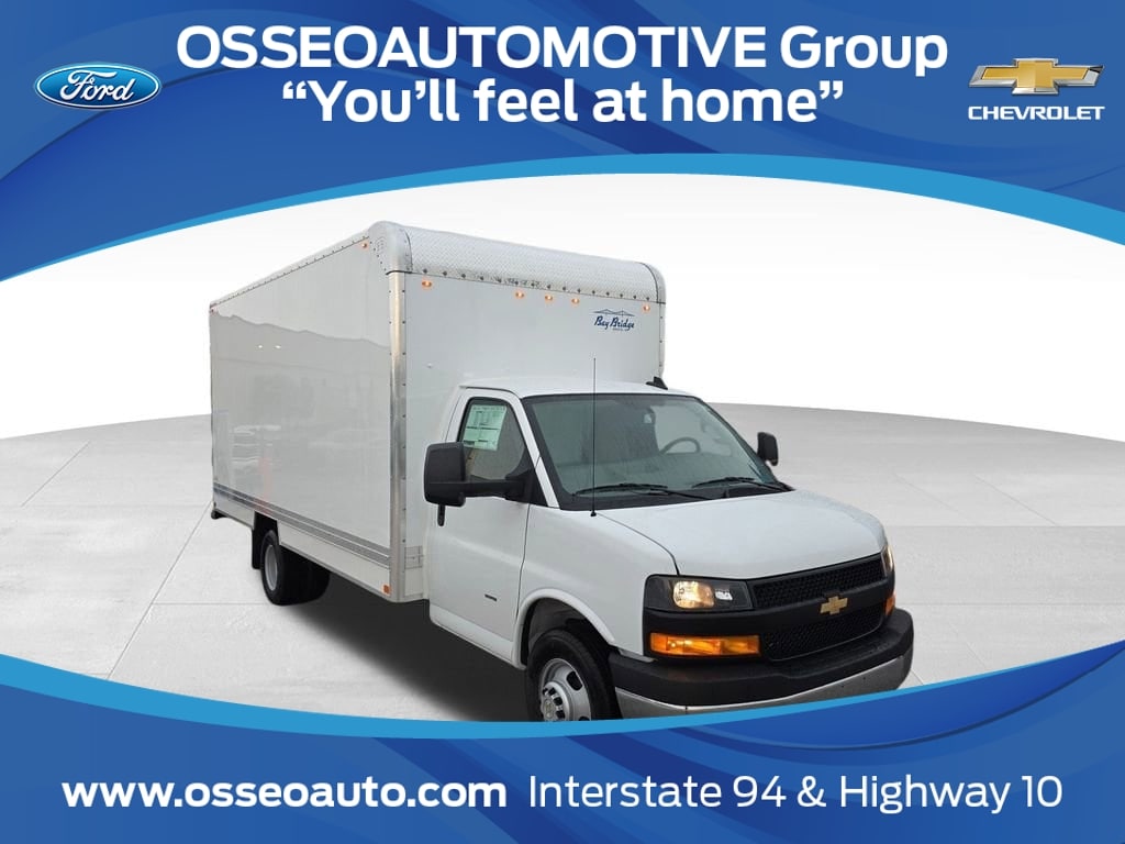 2025 Chevrolet Express Cutaway Base's photo
