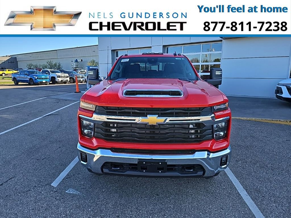 2024 Chevrolet Silverado 2500HD LT photo 2