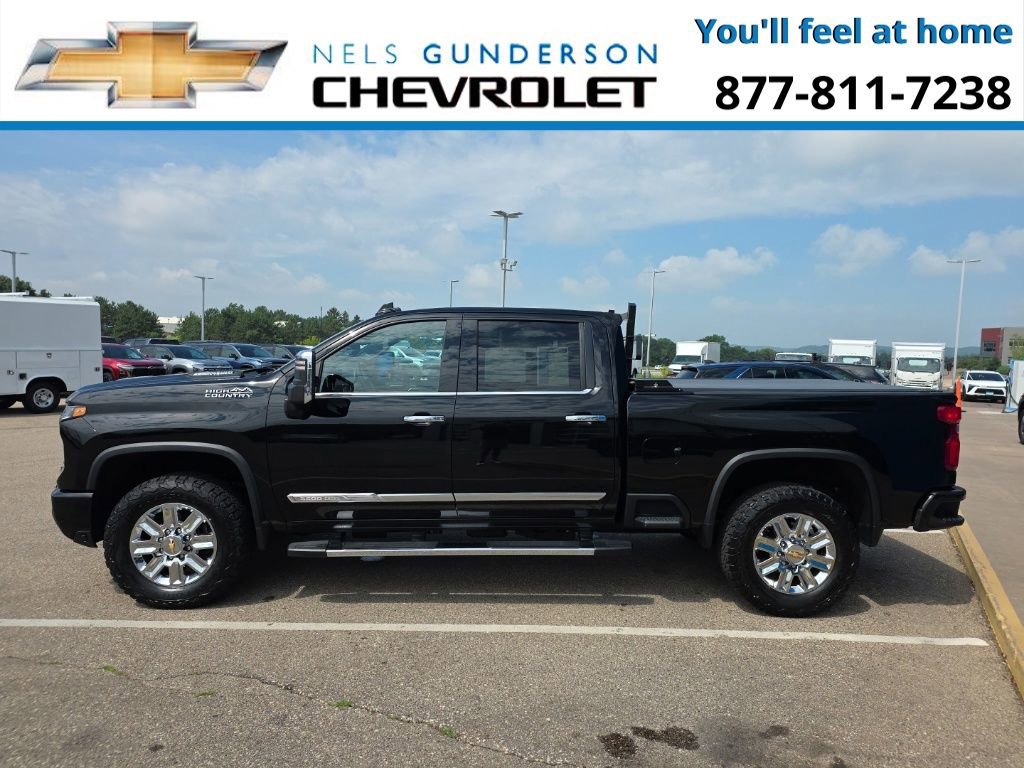 2024 Chevrolet Silverado 3500HD High Country photo 3
