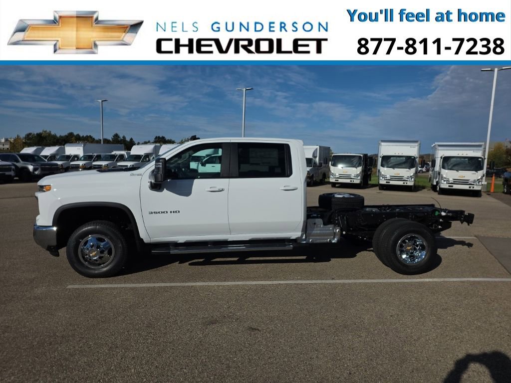2026 Chevrolet Silverado 3500HD LT photo 3