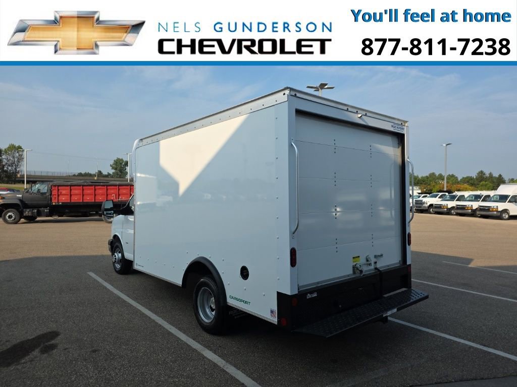2025 Chevrolet Express Cutaway 3500 photo 3