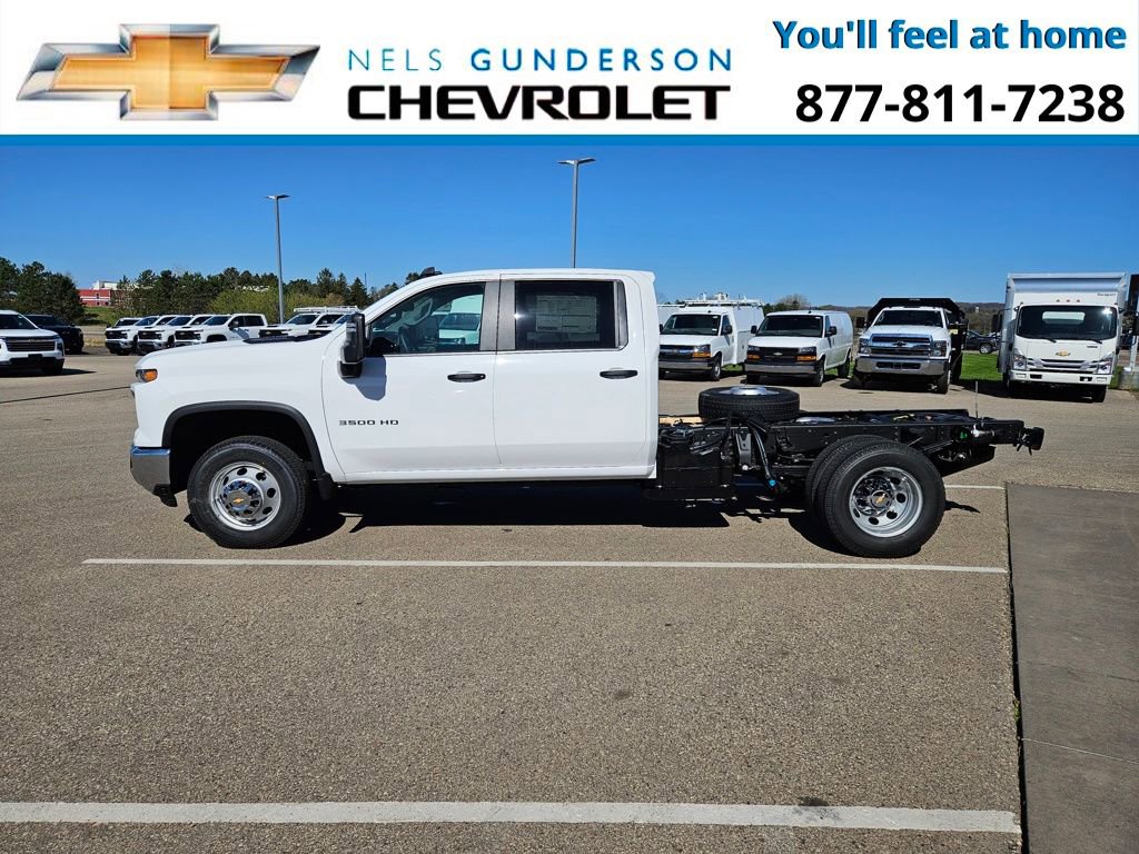 2025 Chevrolet Silverado 3500HD Work Truck photo 3