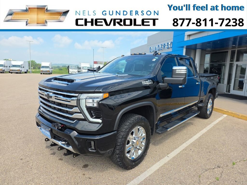 2024 Chevrolet Silverado 3500HD High Country photo 2