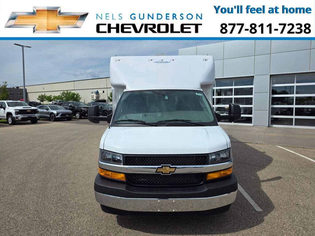 New 2026 Chevrolet Express Cutaway 3500 1WT Cutaway Van