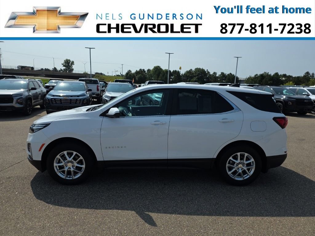2022 Chevrolet Equinox LT photo 2