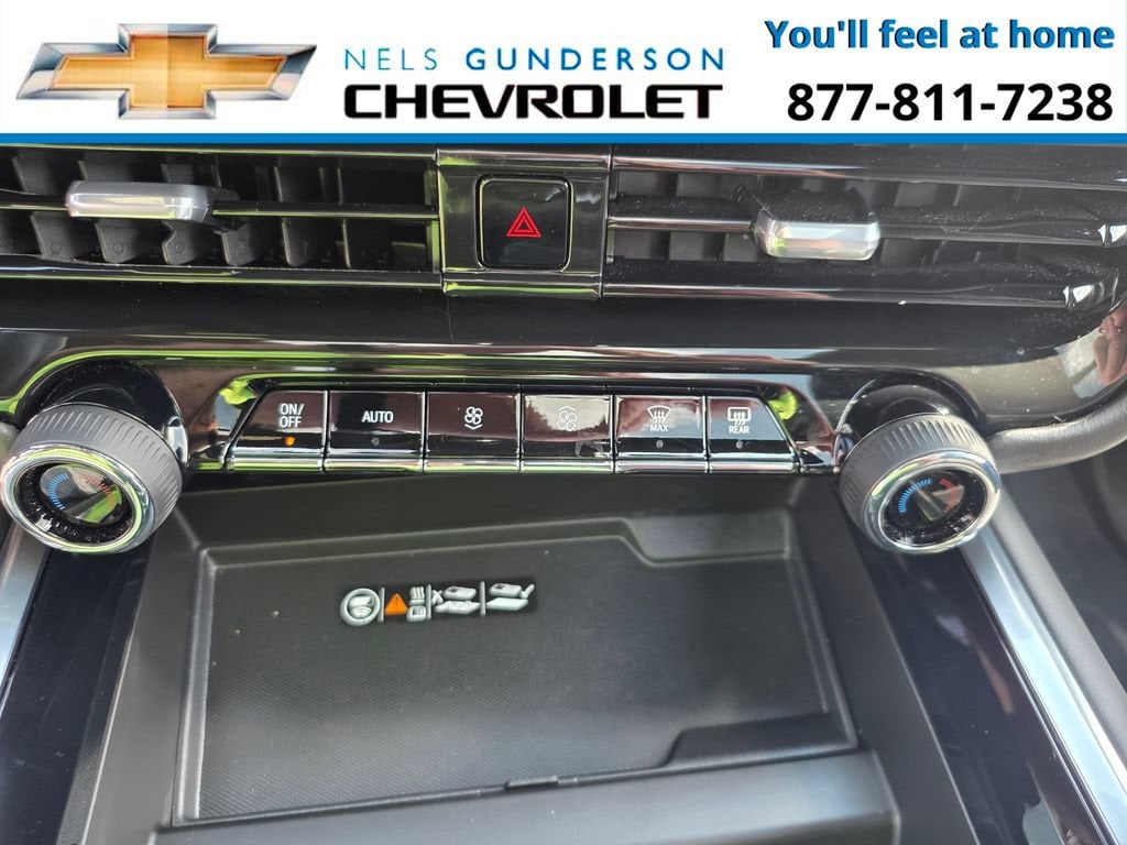2025 Chevrolet Suburban High Country - Photo 28