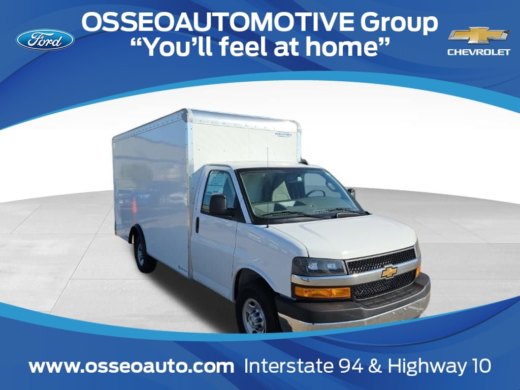 2025 Chevrolet Express Cutaway Base's photo