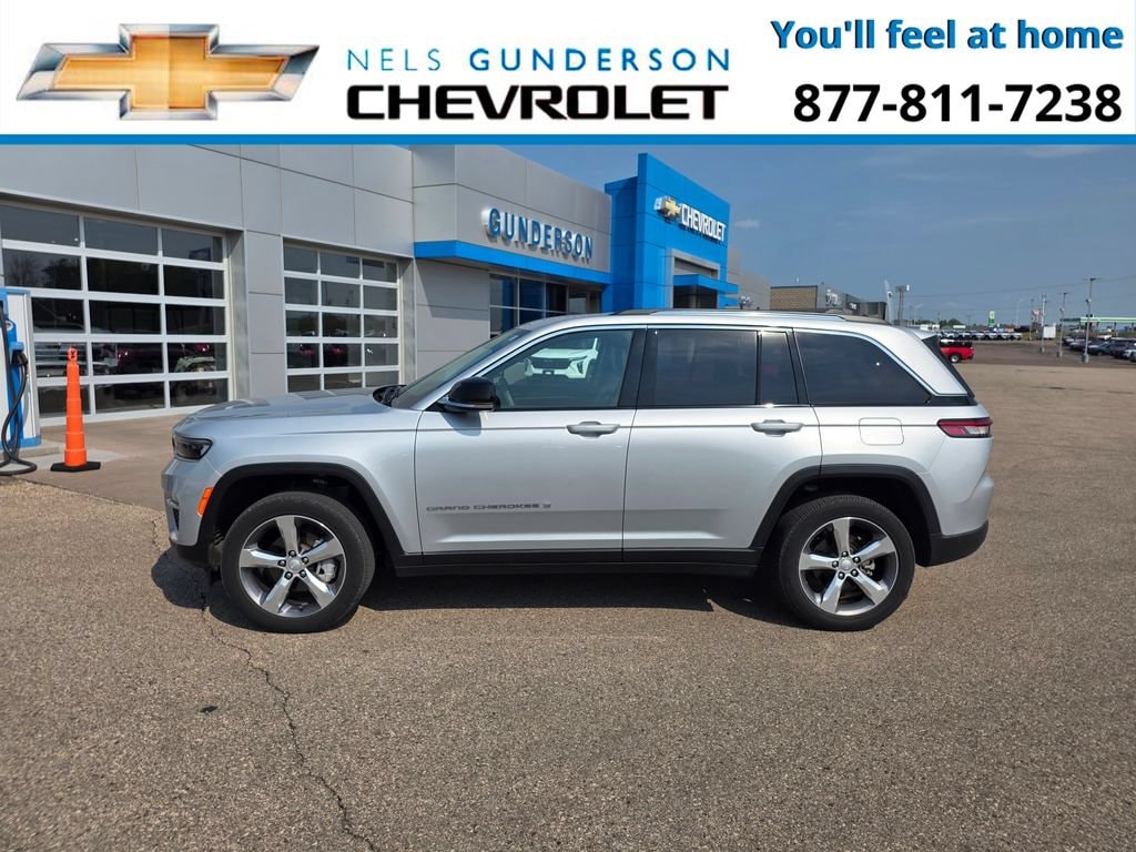 Used 2024 Jeep Grand Cherokee Limited 4x4 SUV