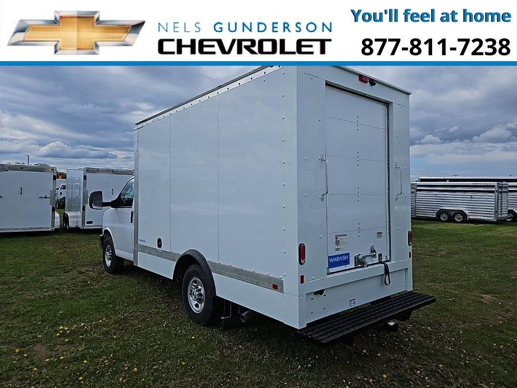 2023 Chevrolet Express 3500 Cutaway Van photo 4