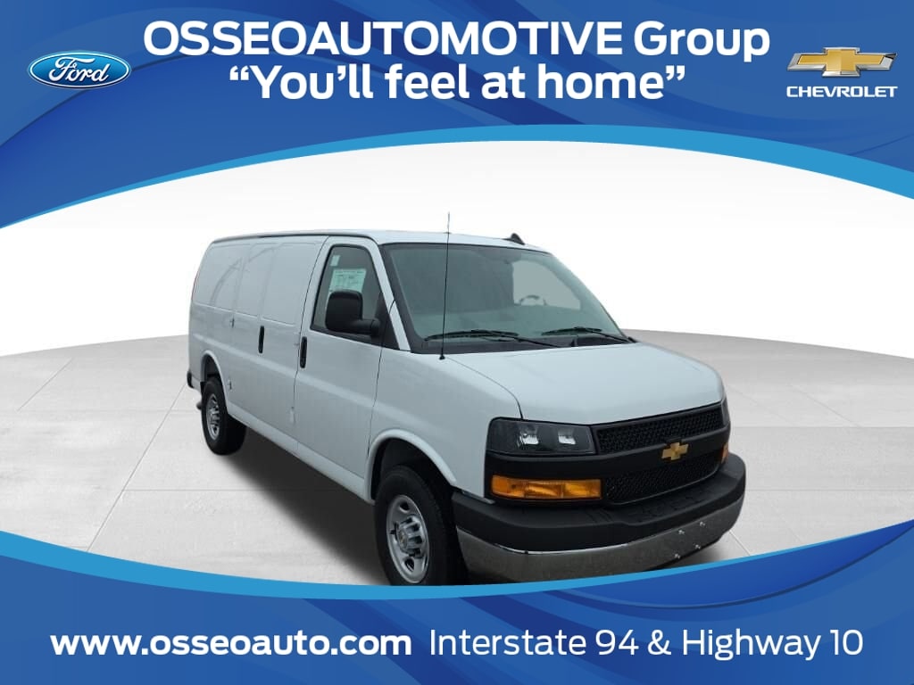 2025 Chevrolet Express 2500 Work Van HD's photo