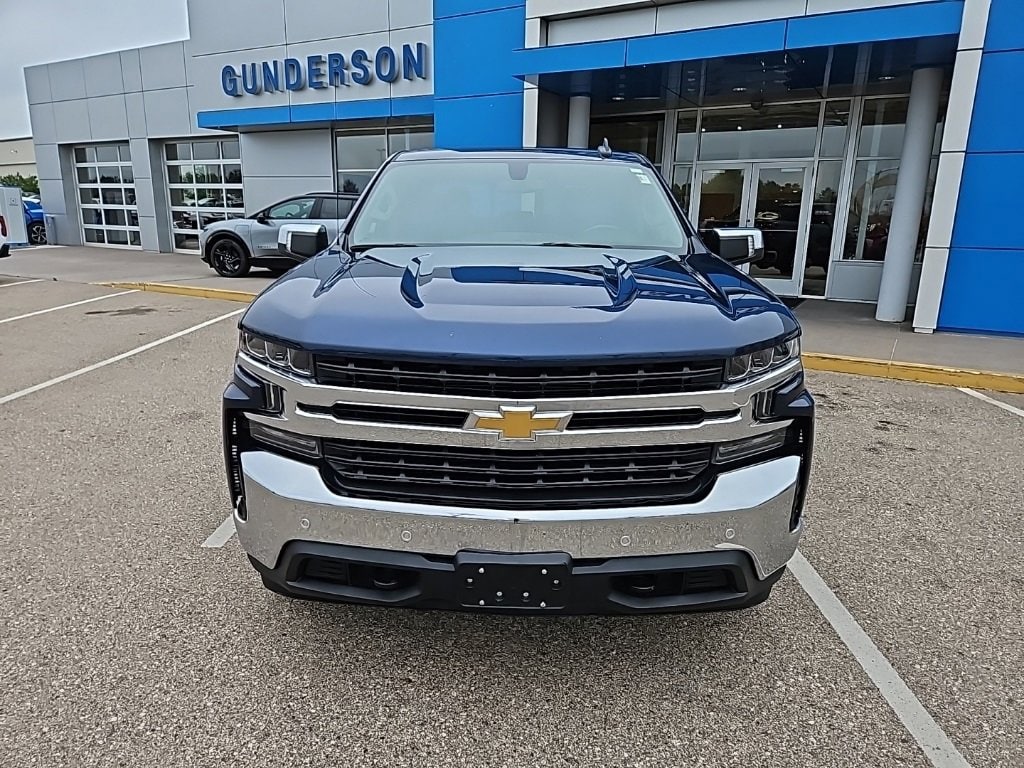 Used 2020 Chevrolet Silverado 1500 LT with VIN 1GCUYDEDXLZ307768 for sale in Osseo, WI