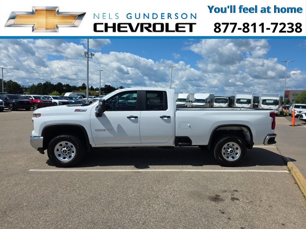 2025 Chevrolet Silverado 3500HD photo 2