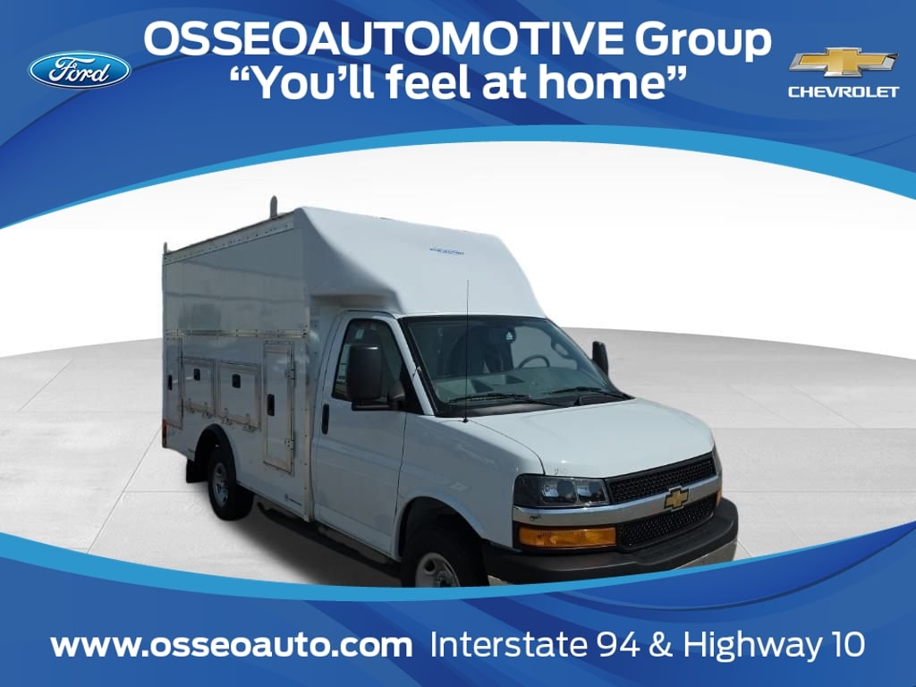 2025 Chevrolet Express Cutaway Base's photo