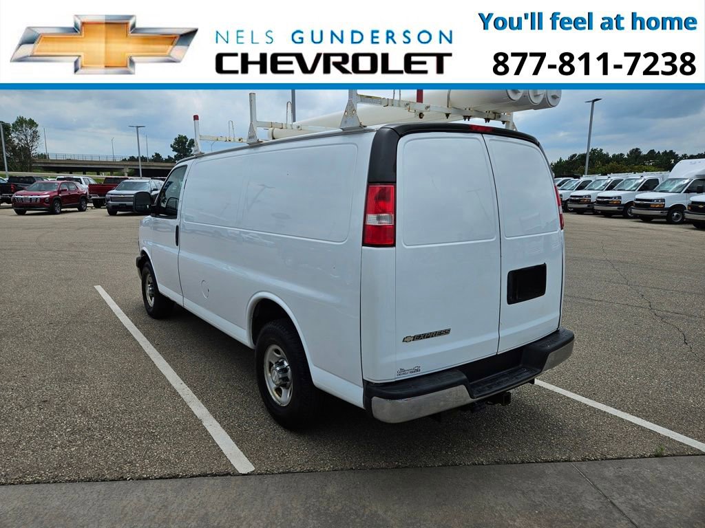 2017 Chevrolet Express Cargo 3500 Base Van photo 2