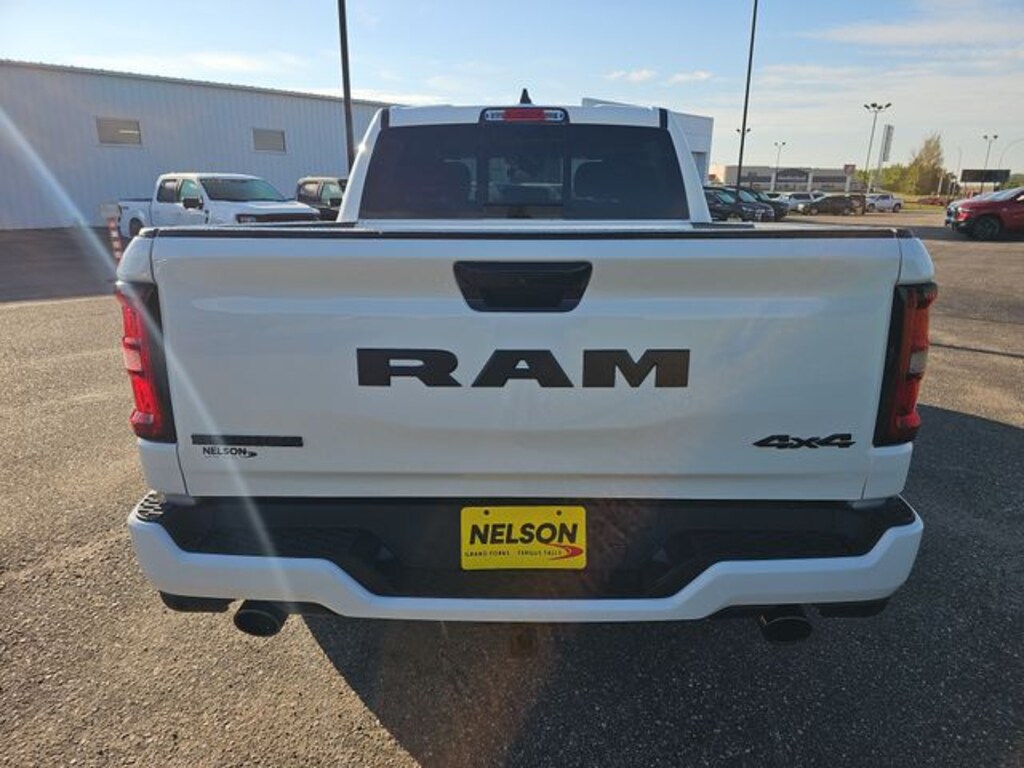 New 2026 Ram 1500 BIG HORN CREW CAB 4X4 5'7 BOX Pickup