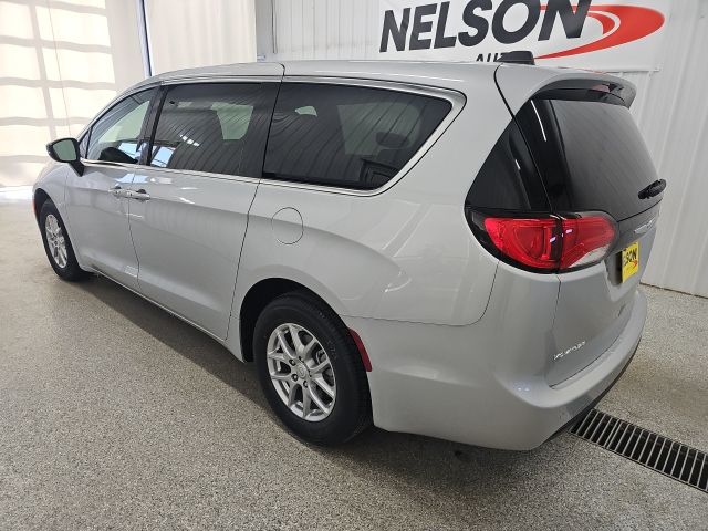 2026 Chrysler Voyager LX - Photo 9