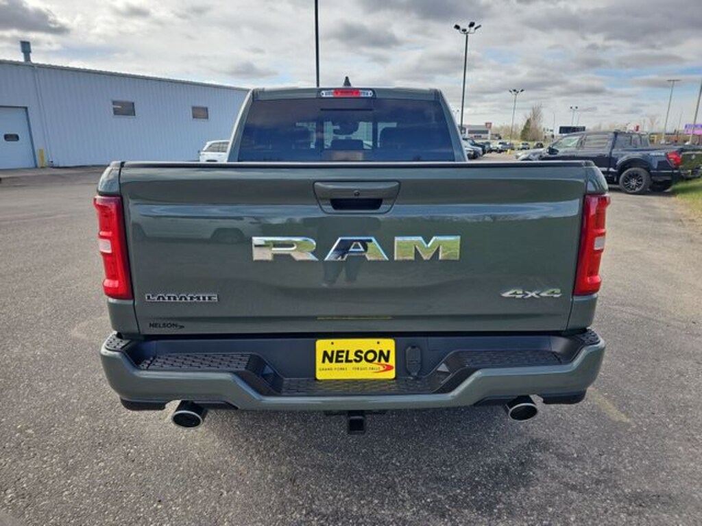 New 2026 Ram 1500 LARAMIE CREW CAB 4X4 5'7 BOX Pickup