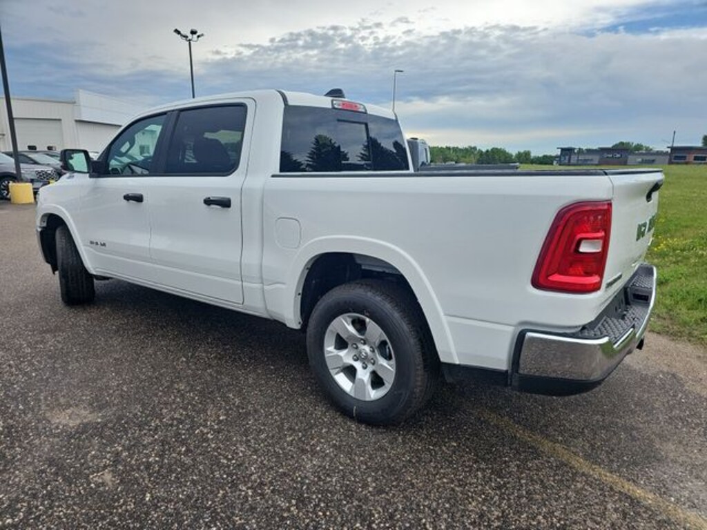 New 2026 Ram 1500 BIG HORN CREW CAB 4X4 5'7 BOX Pickup