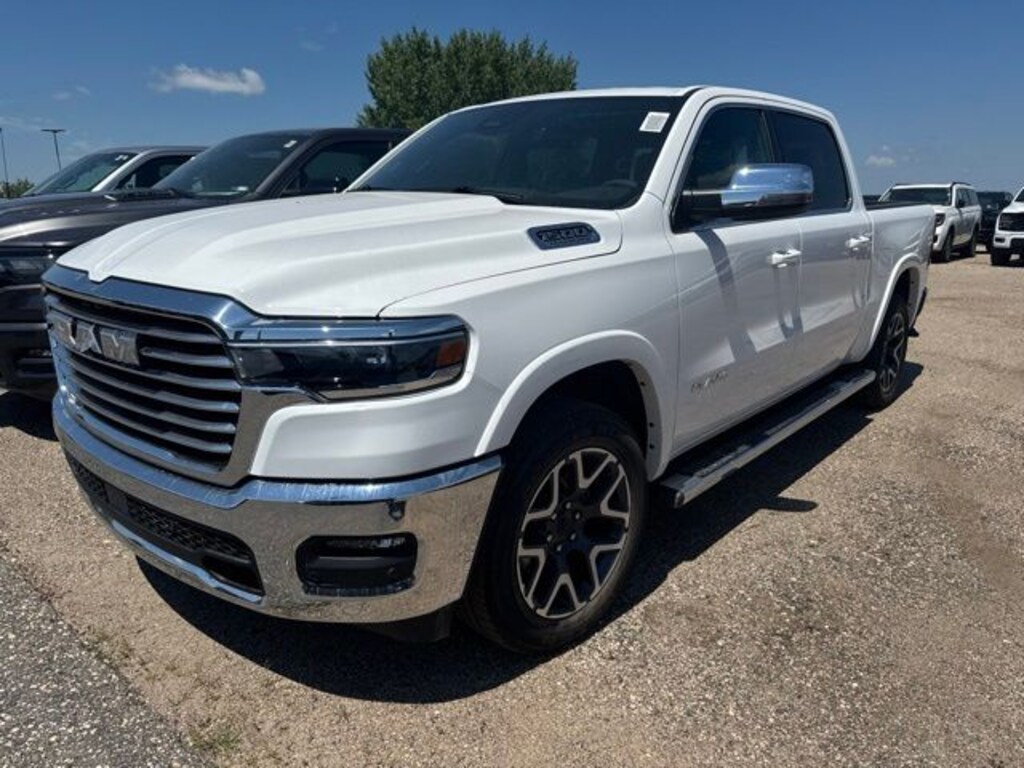 New 2026 Ram 1500 LARAMIE CREW CAB 4X4 5'7 BOX Pickup