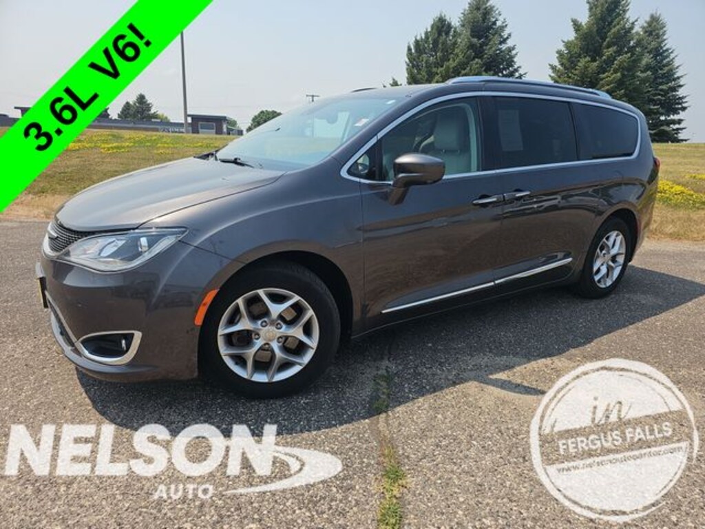 Used 2018 Chrysler Pacifica Touring L Plus Minivan/Van