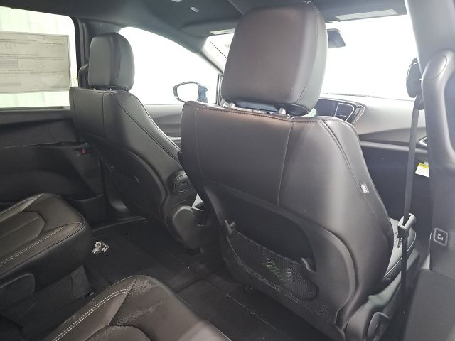 2026 Chrysler Voyager LX - Photo 14