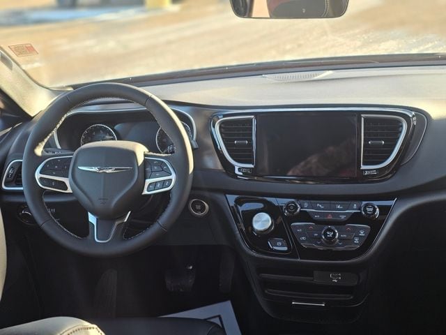 2026 Chrysler Voyager LX - Photo 2
