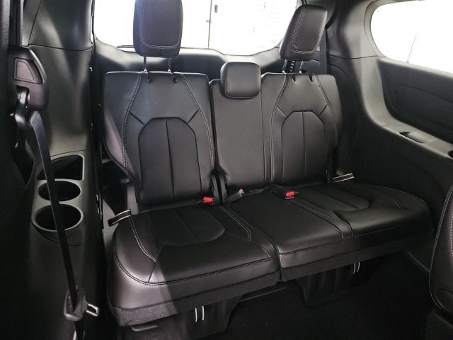 2026 Chrysler Voyager LX - Photo 17