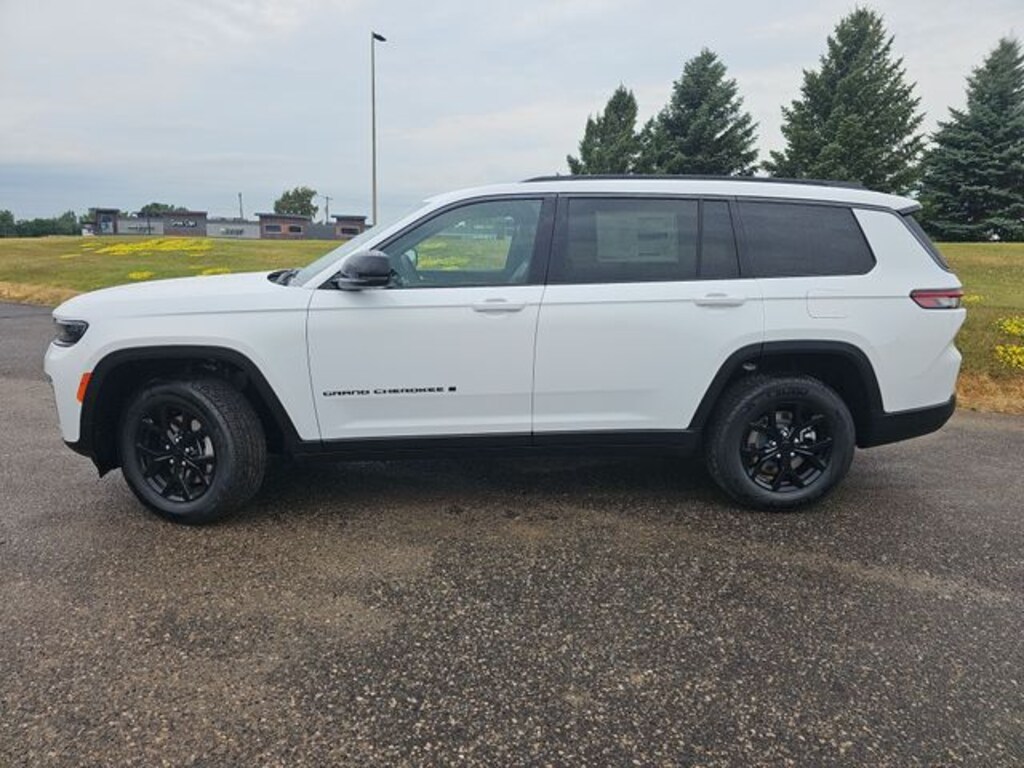 New 2026 Jeep Grand Cherokee L LAREDO ALTITUDE 4X4 Sport Utility