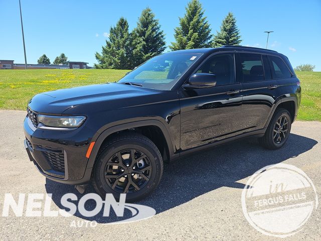 2026 Jeep Grand Cherokee Laredo Altitude 4x4's photo