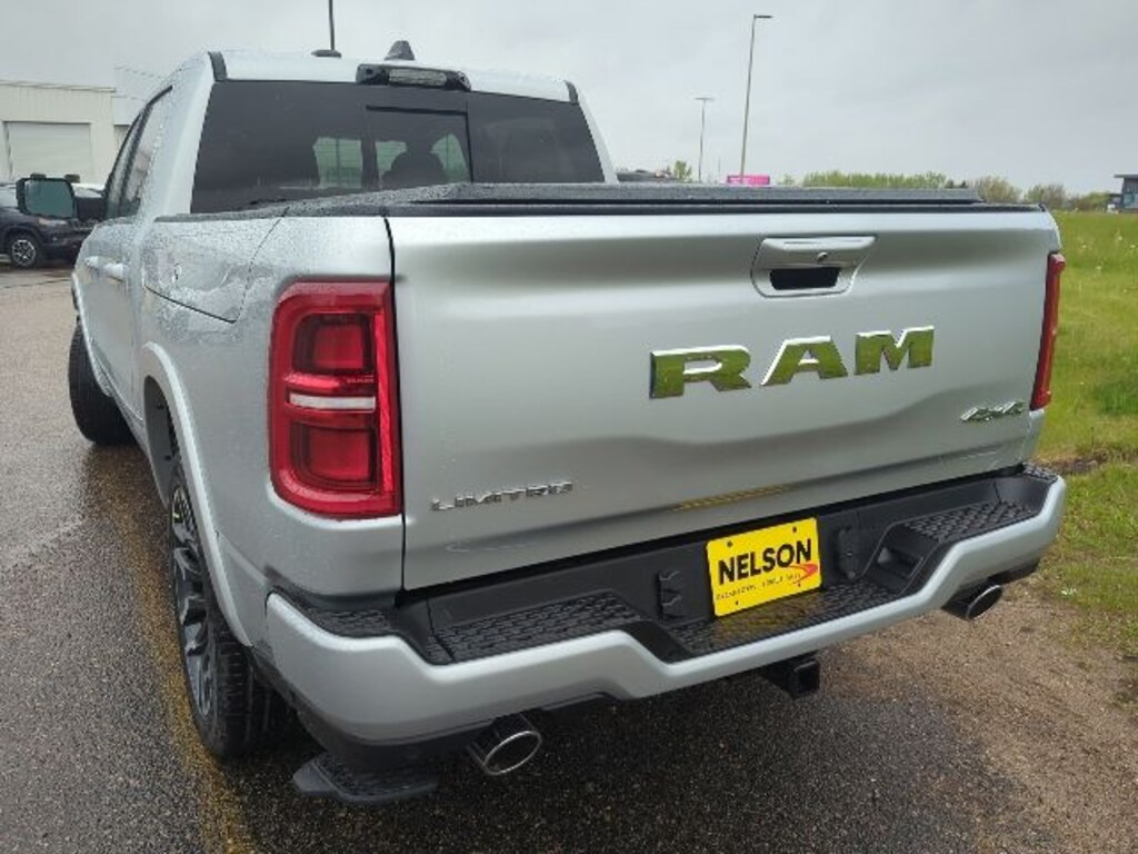 New 2026 Ram 1500 LIMITED CREW CAB 4X4 5'7 BOX Pickup