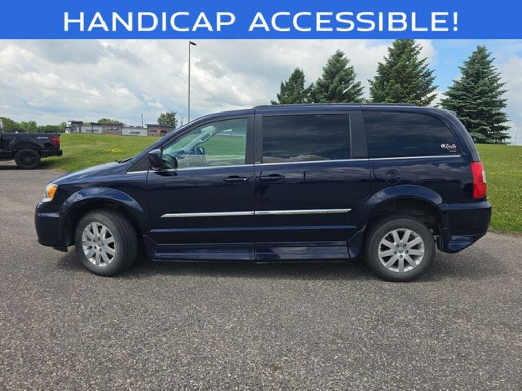 Used 2013 Chrysler Town & Country Touring Minivan/Van